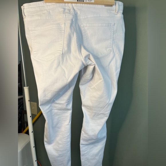 Jordache Size 16 white jeans - Picture 2 of 6